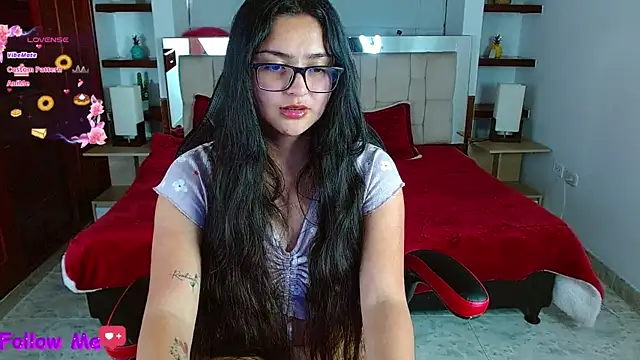 scarlleth  online show from 02.13.25