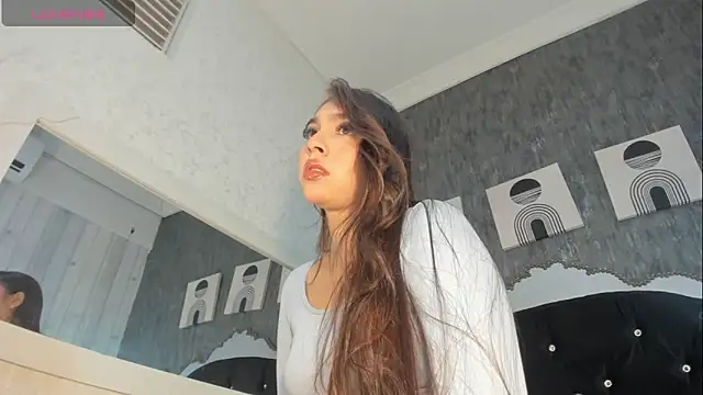 Paola  23 online show from 05.27.26