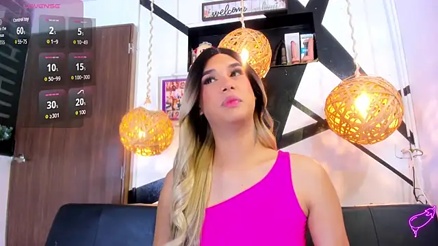 victoria aleia  online show from 12.18.25