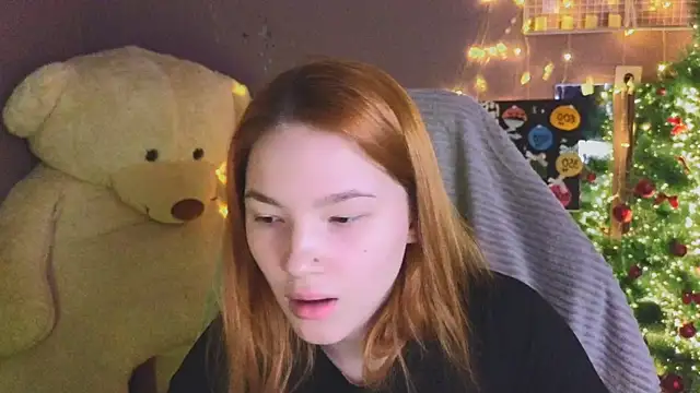 Snapshot of erikabrian chatting on 12.21.25 erikabrian online show from 12.21.25