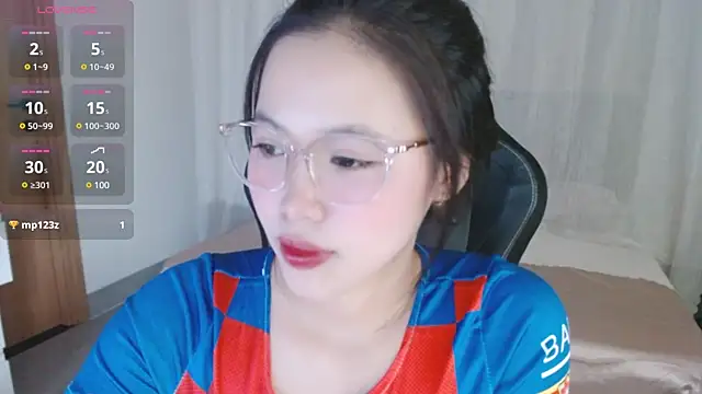 Lin SiYee online show from 02.25.25