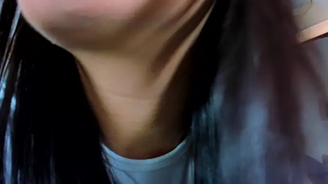 Snapshot of valen_rose0 chatting on 11.22.25 valen rose0 online show from 11.22.25