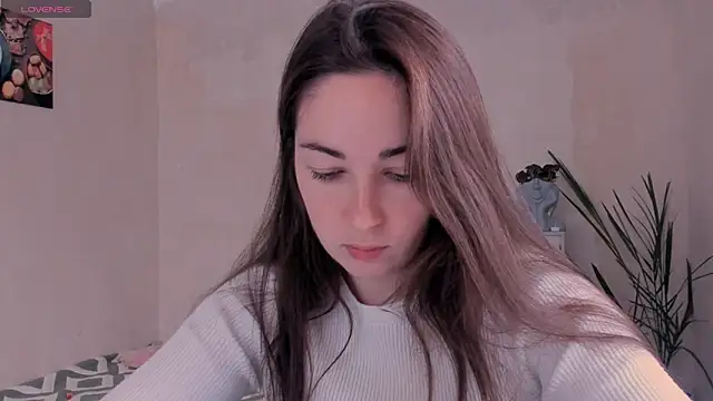 cClandesTina online show from 10.28.25