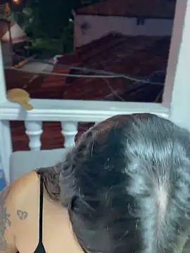 Pretty Isadora online show from 02.23.25