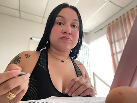 Pretty Isadora online show from 03.16.25