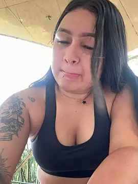 Pretty Isadora online show from 10.29.25