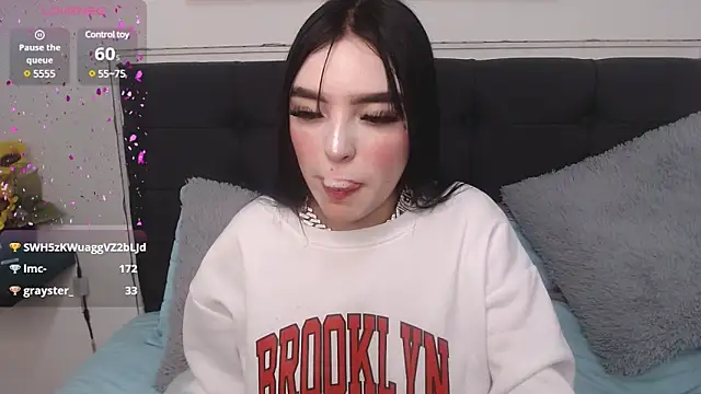 Snapshot of Lyane_xx chatting on 12.07.24 Lyane xx online show from 12.07.24