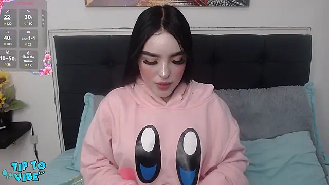 Snapshot of Lyane_xx chatting on 12.08.24 Lyane xx online show from 12.08.24