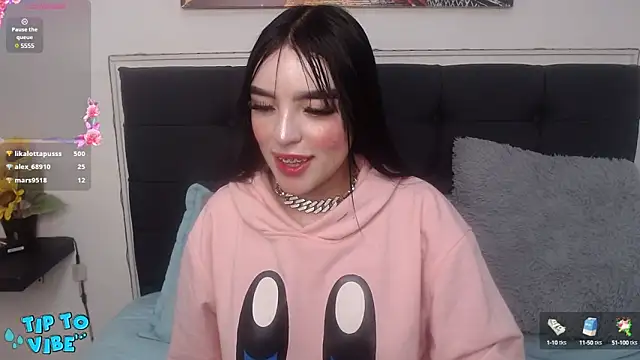 Snapshot of Lyane_xx chatting on 12.08.24 Lyane xx online show from 12.08.24