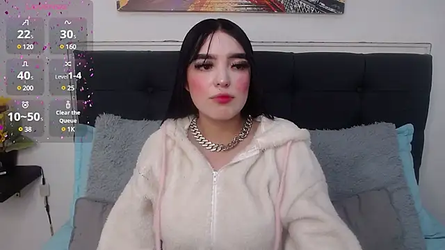 Snapshot of Lyane_xx chatting on 12.10.24 Lyane xx online show from 12.10.24