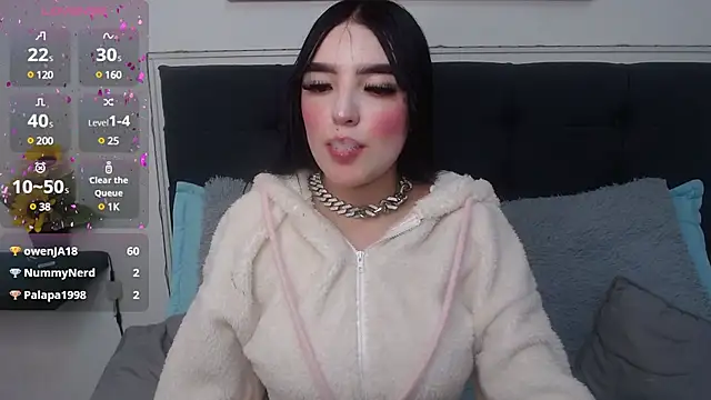 Snapshot of Lyane_xx chatting on 12.10.24 Lyane xx online show from 12.10.24