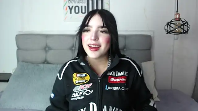 Snapshot of Lyane_xx chatting on 01.13.25 Lyane xx online show from 01.13.25