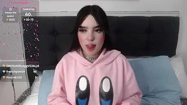 Snapshot of Lyane_xx chatting on 01.22.25 Lyane xx online show from 01.22.25