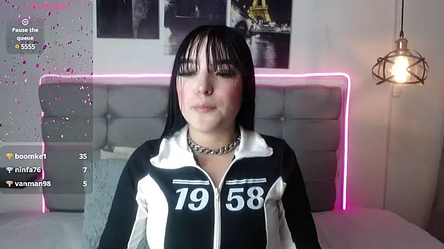 Snapshot of Lyane_xx chatting on 02.08.25 Lyane xx online show from 02.08.25