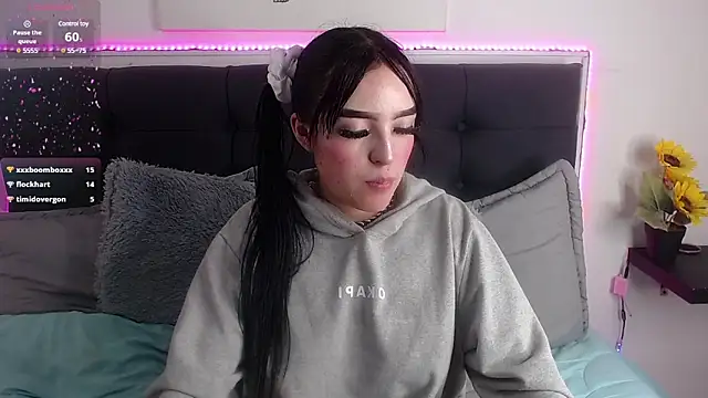 Snapshot of Lyane_xx chatting on 03.11.25 Lyane xx online show from 03.11.25