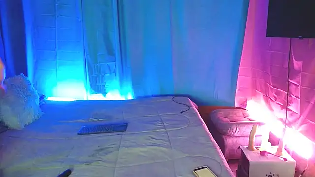 Snapshot of Kerly_Lopez chatting on 11.28.25 Kerly Lopez online show from 11.28.25