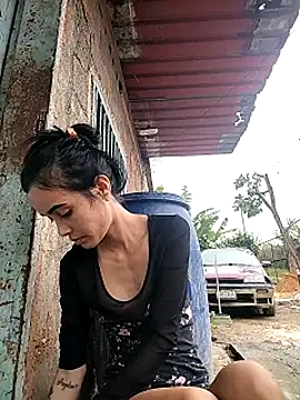 Snapshot of The-quee22 chatting on 10.03.25 The-quee22 online show from 10.03.25