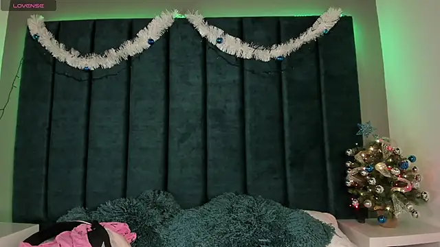 IsabellaGrey19 online show from 12.17.25