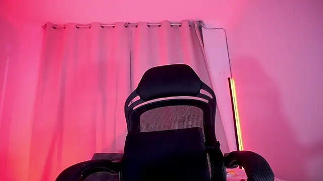 petitevictoria online show from 07.30.26