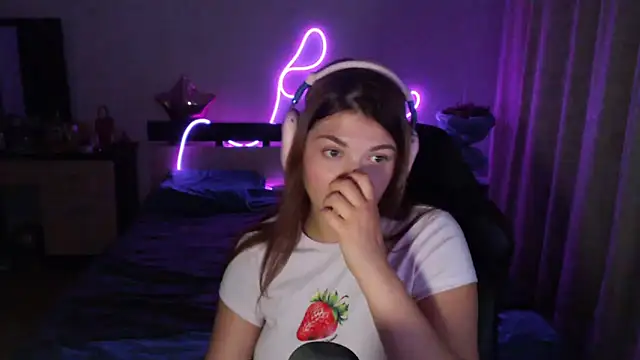 helengilmor online show from 09.20.25