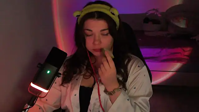 helengilmor online show from 02.26.26