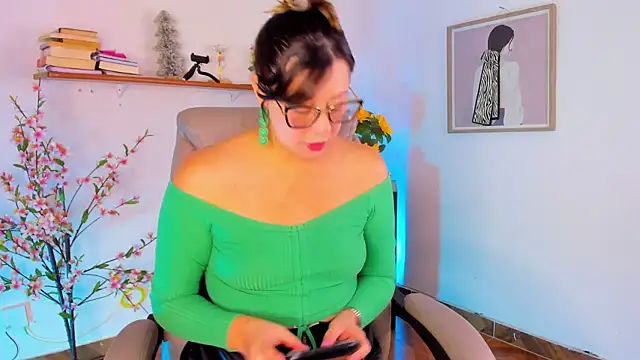 Chanelll Taylorr  online show from 06.14.26