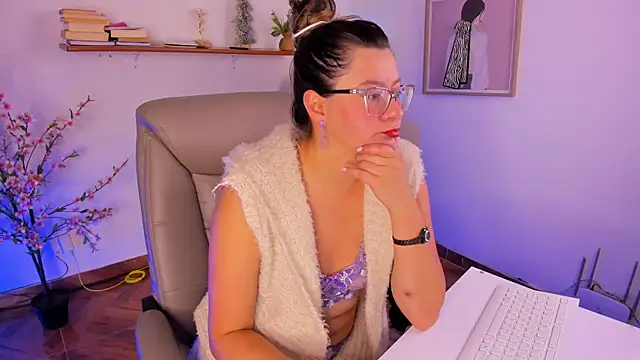 Chanelll Taylorr  online show from 07.13.26