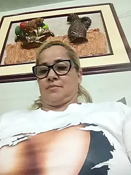 Snapshot of natally_ross21 chatting on 12.10.24 natally ross21 online show from 12.10.24