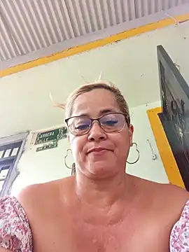 Snapshot of natally_ross21 chatting on 12.14.24 natally ross21 online show from 12.14.24