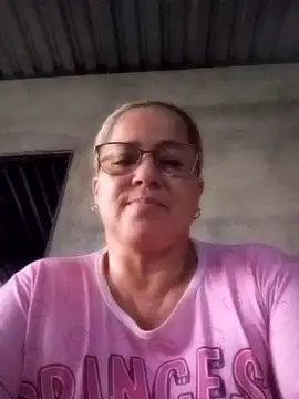 Snapshot of natally_ross21 chatting on 12.28.24 natally ross21 online show from 12.28.24