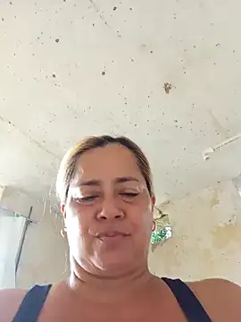 Snapshot of natally_ross21 chatting on 12.30.24 natally ross21 online show from 12.30.24