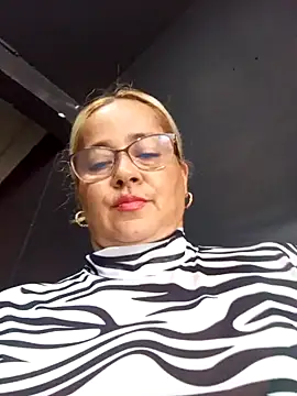 Snapshot of natally_ross21 chatting on 01.04.25 natally ross21 online show from 01.04.25