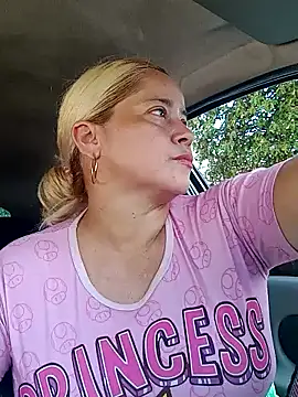 Snapshot of natally_ross21 chatting on 01.11.25 natally ross21 online show from 01.11.25