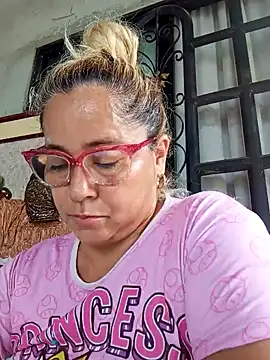 Snapshot of natally_ross21 chatting on 02.05.25 natally ross21 online show from 02.05.25