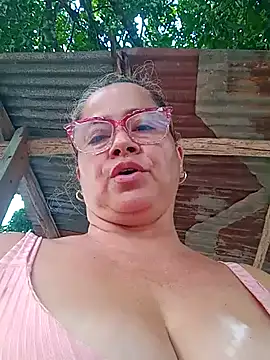 Snapshot of natally_ross21 chatting on 02.15.25 natally ross21 online show from 02.15.25