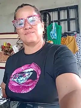 Snapshot of natally_ross21 chatting on 02.18.25 natally ross21 online show from 02.18.25