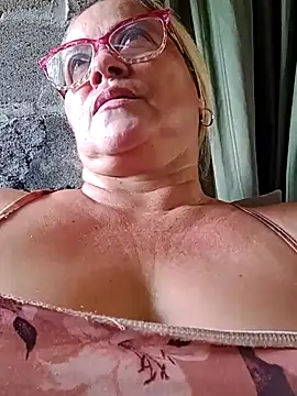 Snapshot of natally_ross21 chatting on 02.19.25 natally ross21 online show from 02.19.25