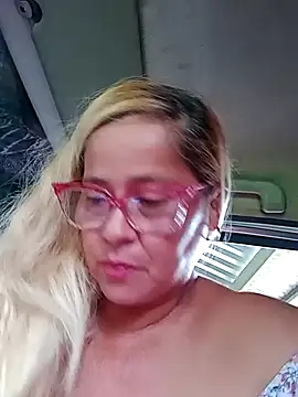 Snapshot of natally_ross21 chatting on 03.05.25 natally ross21 online show from 03.05.25