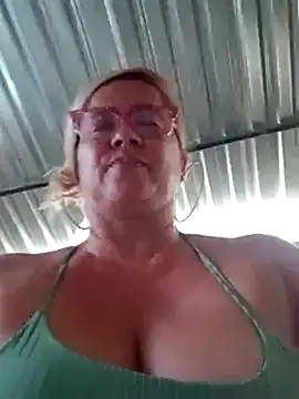 Snapshot of natally_ross21 chatting on 03.15.25 natally ross21 online show from 03.15.25