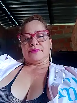 Snapshot of natally_ross21 chatting on 03.21.25 natally ross21 online show from 03.21.25