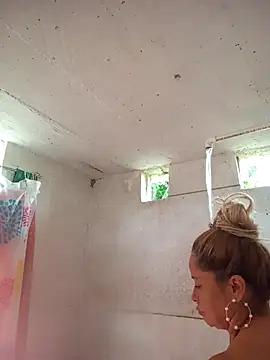 Snapshot of natally_ross21 chatting on 09.23.25 natally ross21 online show from 09.23.25