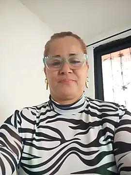 Snapshot of natally_ross21 chatting on 09.28.25 natally ross21 online show from 09.28.25