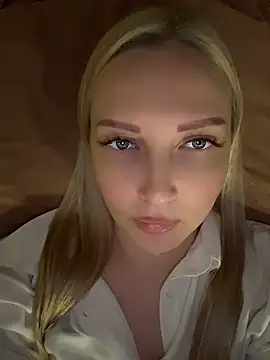 Snapshot of Aleksandrakis chatting on 05.19.26 Aleksandrakis online show from 05.19.26