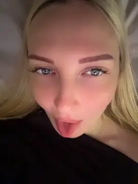 Snapshot of Aleksandrakis chatting on 06.17.26 Aleksandrakis online show from 06.17.26