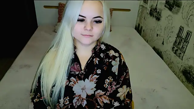 lovely-eyes online show from 11.25.25