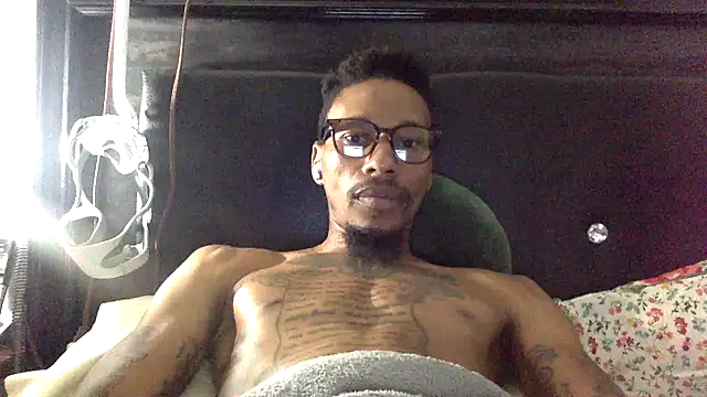 Snapshot of KingDerRico chatting on 09.12.25 KingDerRico online show from 09.12.25