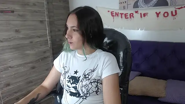 Snapshot of xlunna chatting on 12.12.24 xlunna online show from 12.12.24