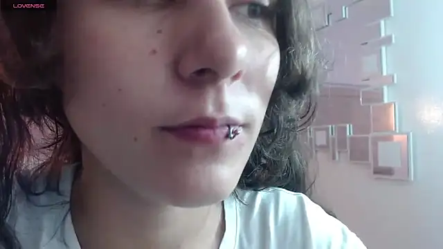 Snapshot of xlunna chatting on 01.10.25 xlunna online show from 01.10.25