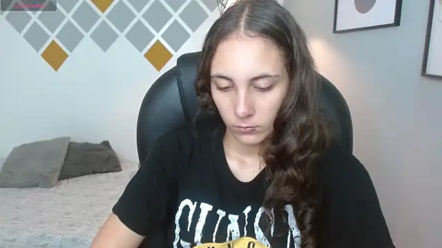 Snapshot of xlunna chatting on 01.11.25 xlunna online show from 01.11.25
