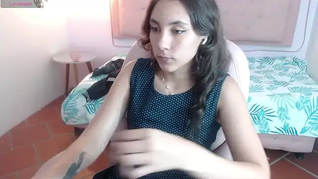 Snapshot of xlunna chatting on 02.08.25 xlunna online show from 02.08.25